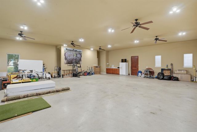108 Concorde Circle, Cresson, TX 76035