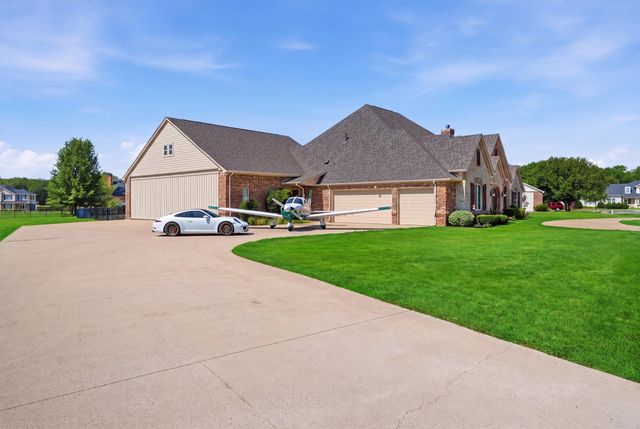 108 Concorde Circle, Cresson, TX 76035