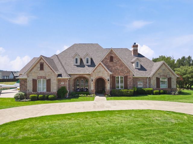 108 Concorde Circle, Cresson, TX 76035