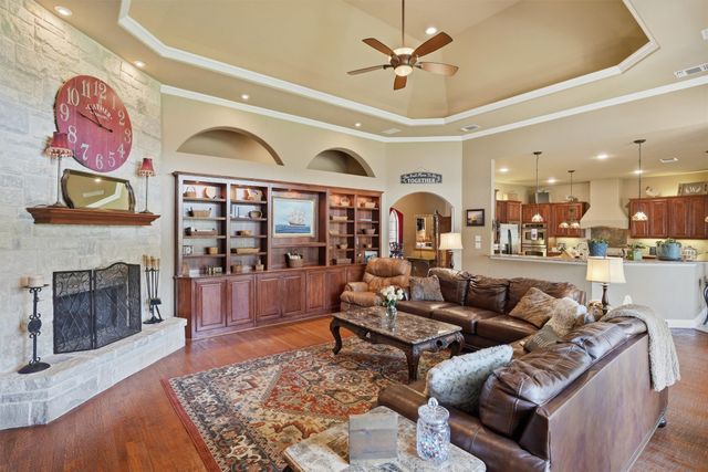 108 Concorde Circle, Cresson, TX 76035