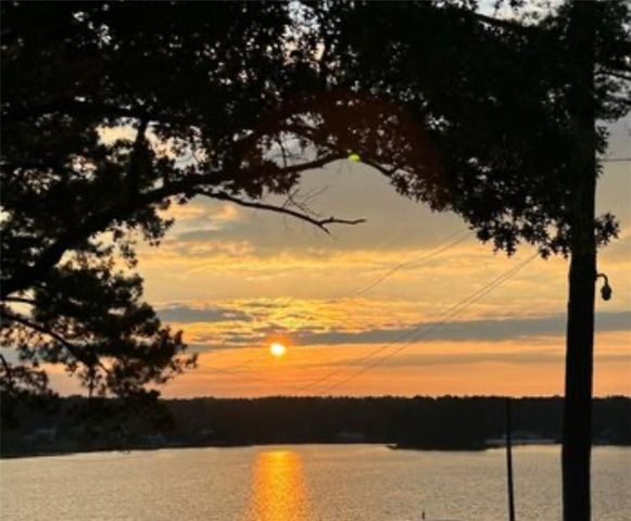 10121 Lakeview Parkway, Villa Rica, GA 30180