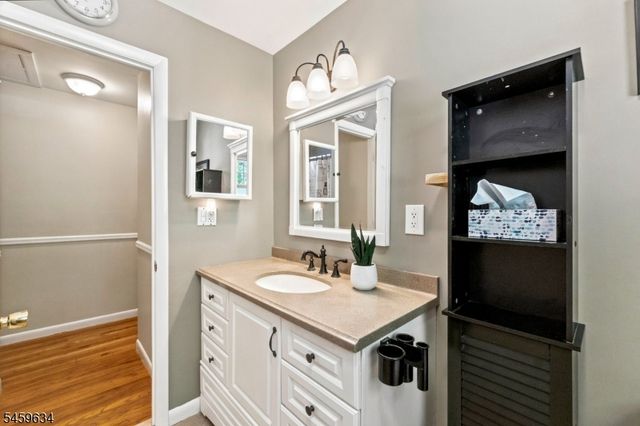 18 Fox Hollow Ct, Vernon Twp., NJ 07462
