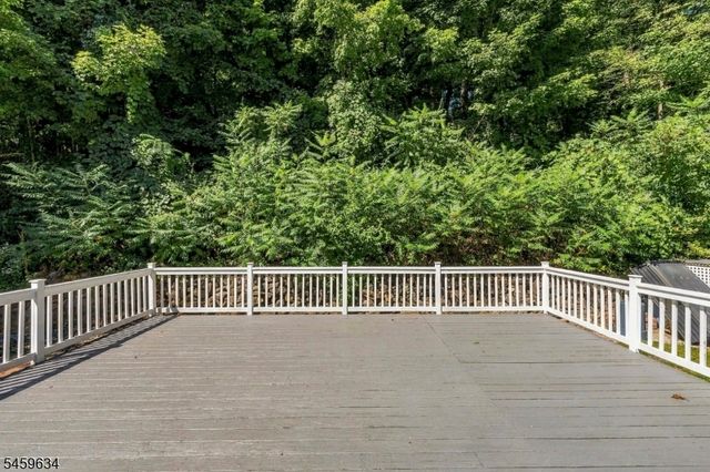 18 Fox Hollow Ct, Vernon Twp., NJ 07462