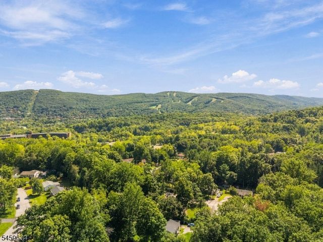 18 Fox Hollow Ct, Vernon Twp., NJ 07462