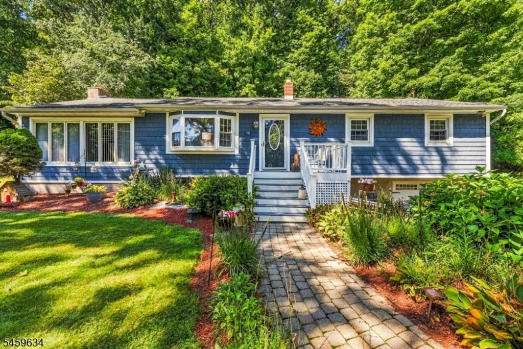 18 Fox Hollow Ct, Vernon Twp., NJ 07462