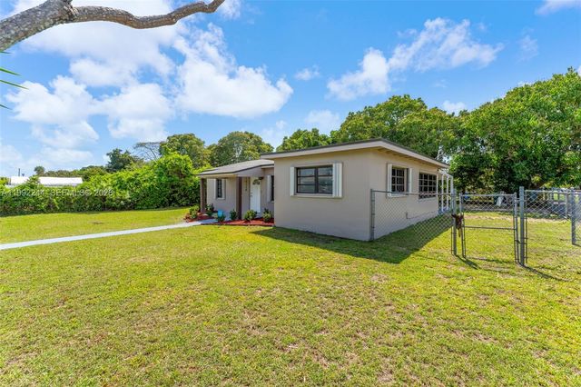 10170 SW 170th Ter, Miami, FL 33157