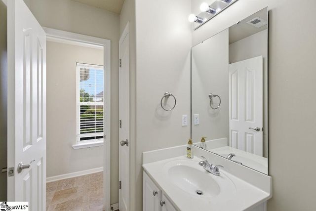 105 Eagles View Court, Easley, SC 29642