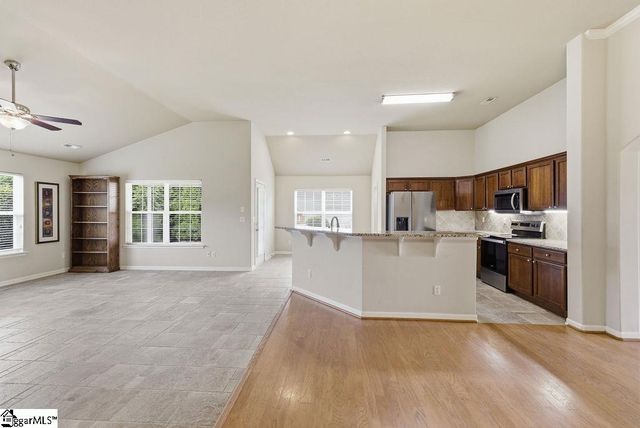 105 Eagles View Court, Easley, SC 29642