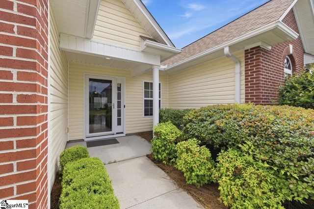 105 Eagles View Court, Easley, SC 29642