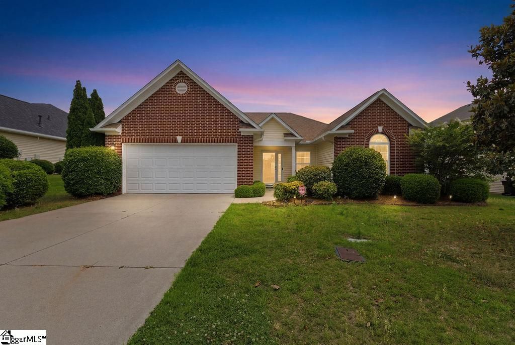 105 Eagles View Court, Easley, SC 29642