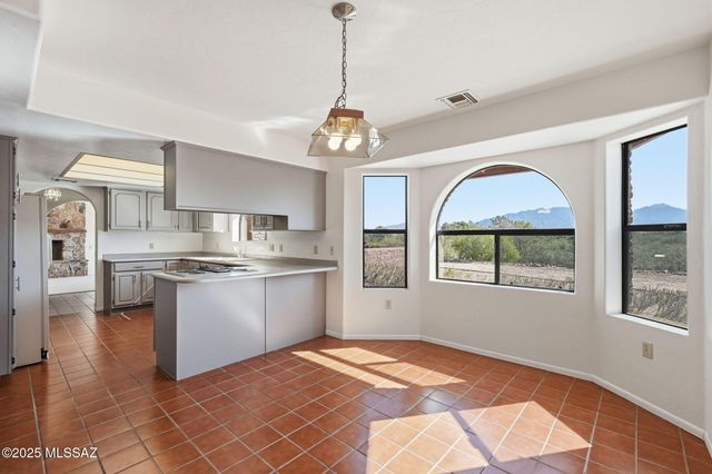 2350 S Camino Del Sol, Green Valley, AZ 85622