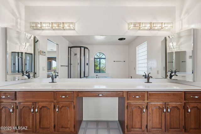 2350 S Camino Del Sol, Green Valley, AZ 85622