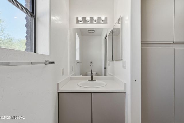 2350 S Camino Del Sol, Green Valley, AZ 85622