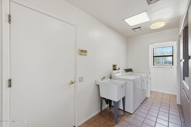 2350 S Camino Del Sol, Green Valley, AZ 85622