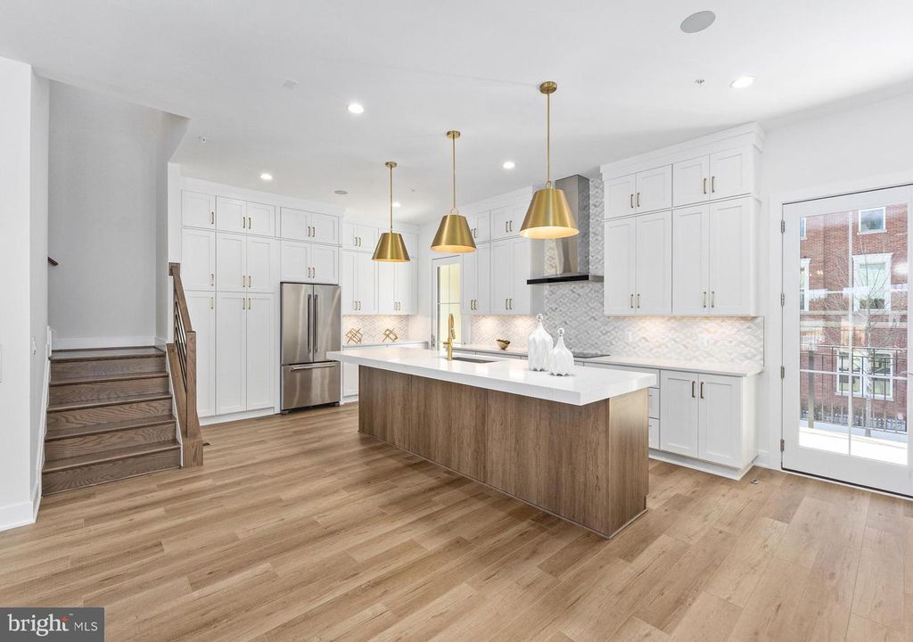 8601 ERDEM PL, Chevy Chase, MD 20815