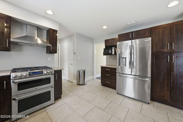 41 Netty Street, Howell, NJ 07731