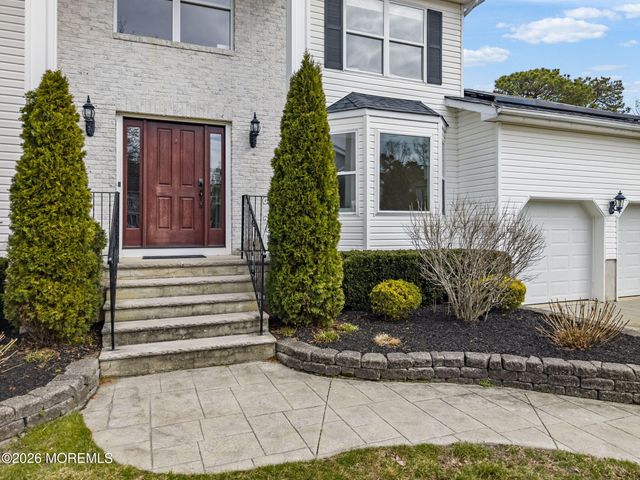 41 Netty Street, Howell, NJ 07731