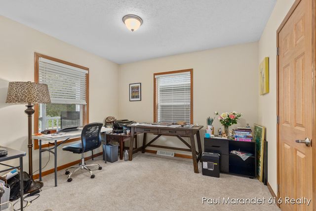 5232 E Sunfield Lane, Holland, MI 49423