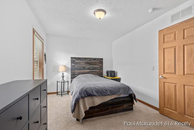 5232 E Sunfield Lane, Holland, MI 49423