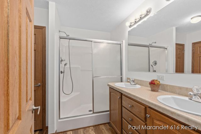 5232 E Sunfield Lane, Holland, MI 49423