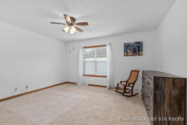 5232 E Sunfield Lane, Holland, MI 49423