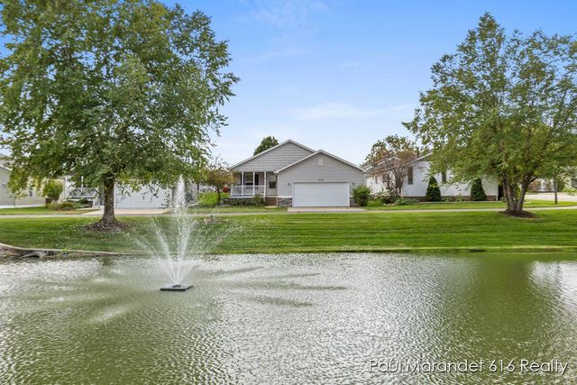5232 E Sunfield Lane, Holland, MI 49423