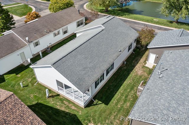 5232 E Sunfield Lane, Holland, MI 49423