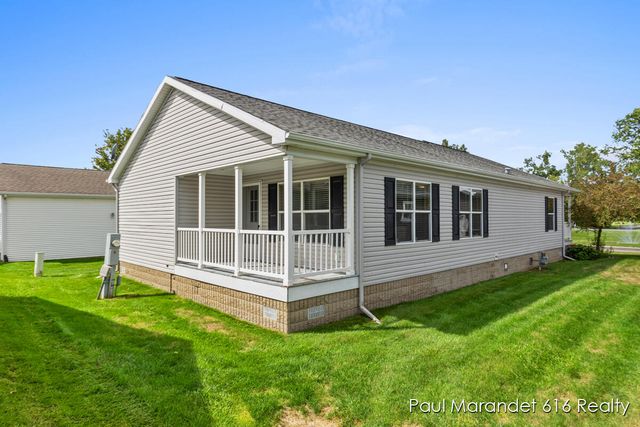 5232 E Sunfield Lane, Holland, MI 49423