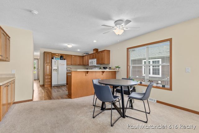 5232 E Sunfield Lane, Holland, MI 49423