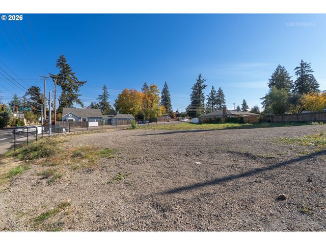 12811 Se OATFIELD Rd, Milwaukie, OR 97222
