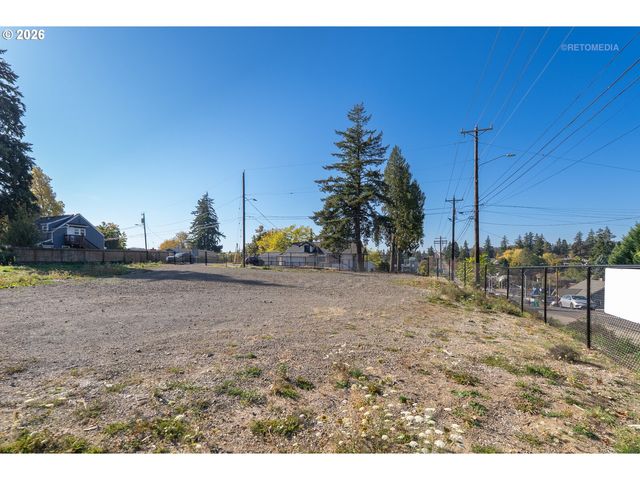 12811 Se OATFIELD Rd, Milwaukie, OR 97222