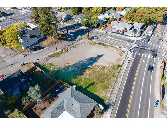 12811 Se OATFIELD Rd, Milwaukie, OR 97222