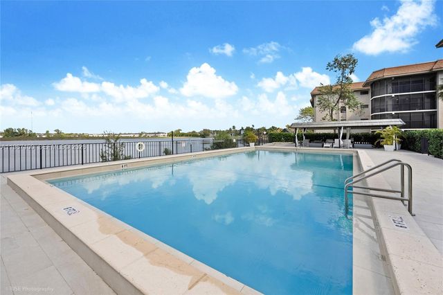 471 Ives Dairy Rd 402-3, Miami, FL 33179
