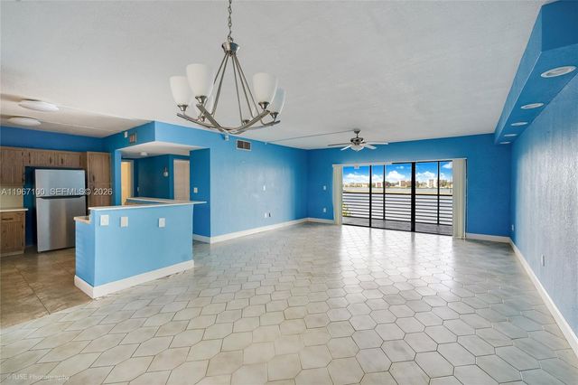 471 Ives Dairy Rd 402-3, Miami, FL 33179