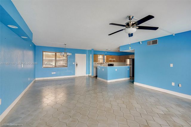 471 Ives Dairy Rd 402-3, Miami, FL 33179
