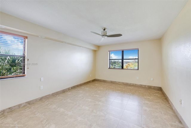 471 Ives Dairy Rd 402-3, Miami, FL 33179