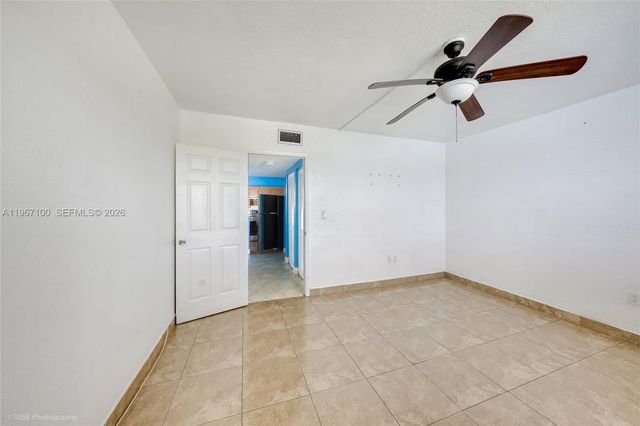 471 Ives Dairy Rd 402-3, Miami, FL 33179