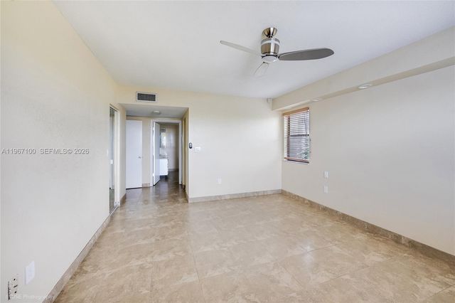 471 Ives Dairy Rd 402-3, Miami, FL 33179