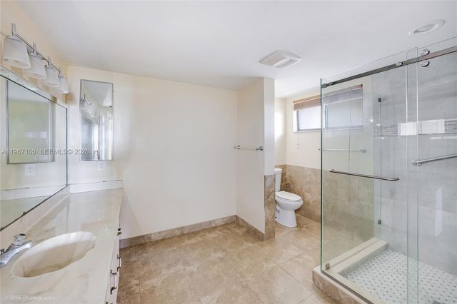 471 Ives Dairy Rd 402-3, Miami, FL 33179