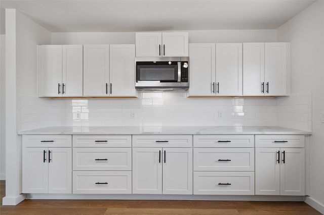 500 Mitchell DR, Hutto, TX 78634