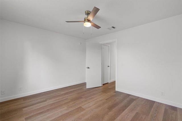 500 Mitchell DR, Hutto, TX 78634