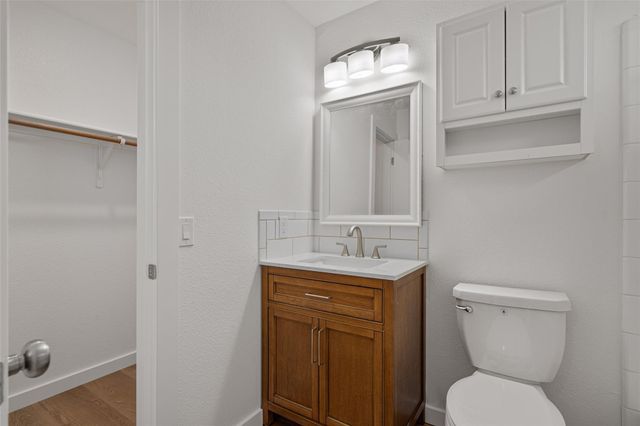 500 Mitchell DR, Hutto, TX 78634