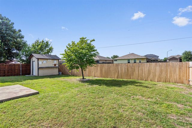 500 Mitchell DR, Hutto, TX 78634