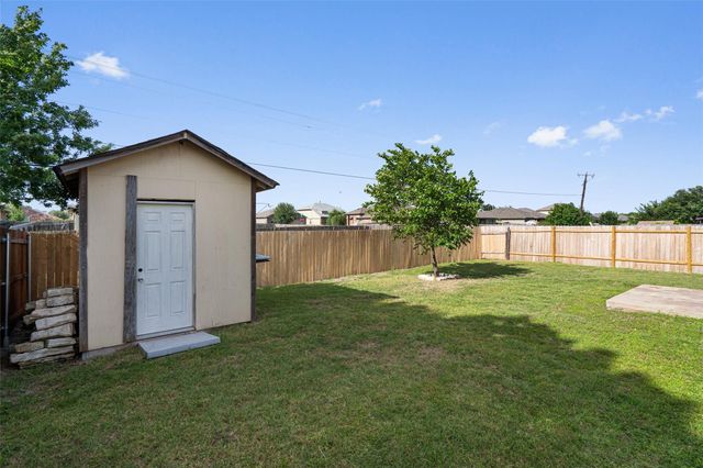 500 Mitchell DR, Hutto, TX 78634