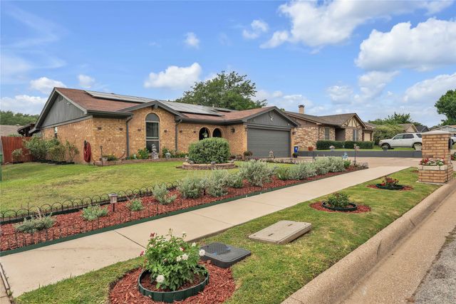 7613 CLOVER Lane, Watauga, TX 76148