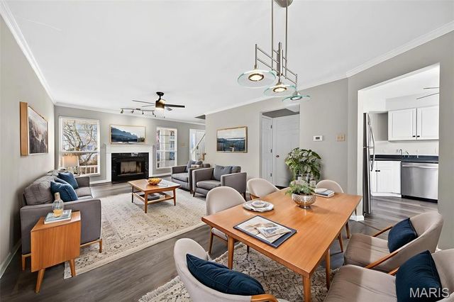 1450 Whispering Creek Drive, Ballwin, MO 63021