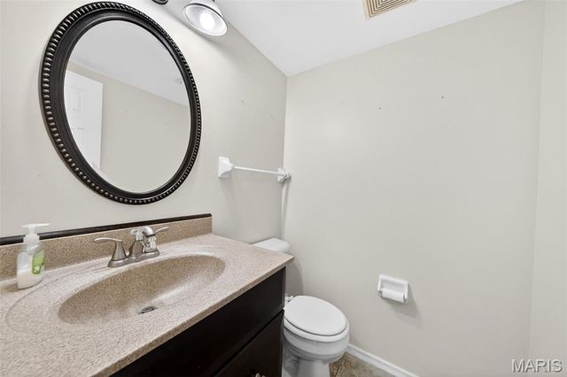 1450 Whispering Creek Drive, Ballwin, MO 63021