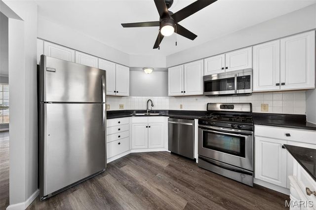 1450 Whispering Creek Drive, Ballwin, MO 63021