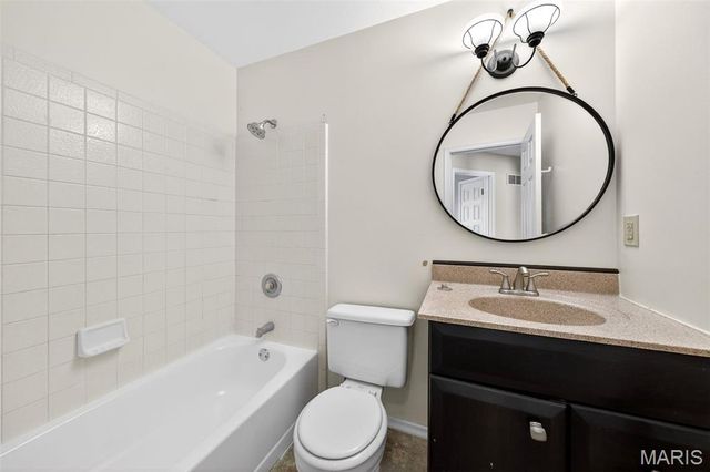 1450 Whispering Creek Drive, Ballwin, MO 63021