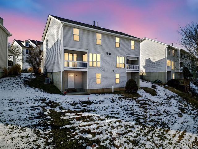 1450 Whispering Creek Drive, Ballwin, MO 63021